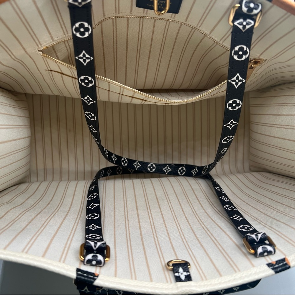 Authentic Louis Vuitton Limited Ed On The Go GM Jungle White 2way Top/shoulder - Picture 6 of 15